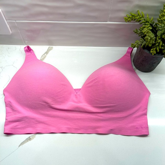 PINK Victoria's Secret pink wireless push-up bra SIZE XXL - Picture 1 of 3